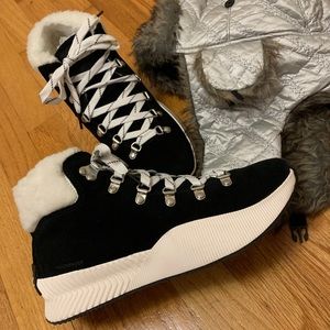 NWT Sorel winter shoe/boots. Size 9.